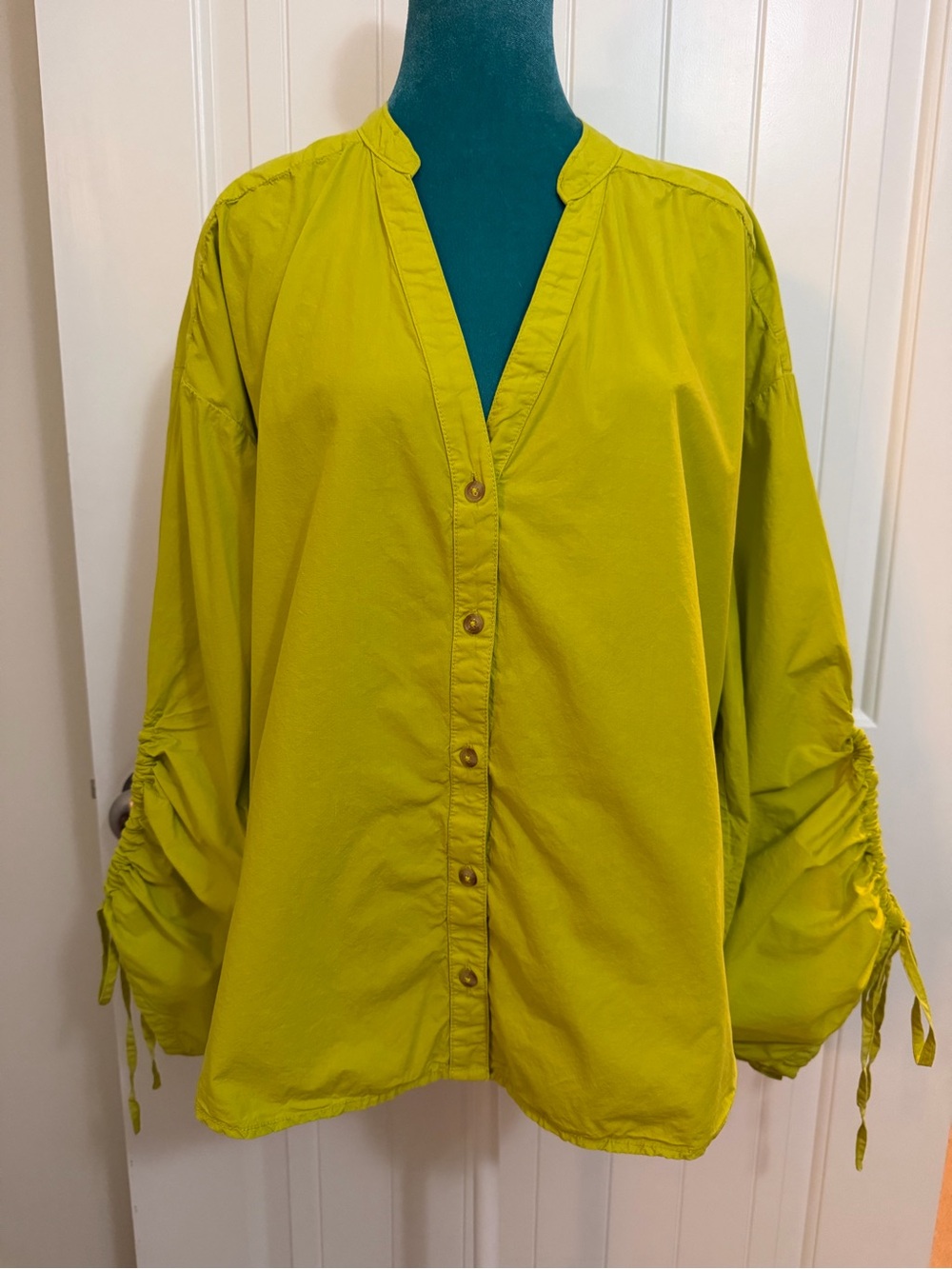 Pilcro Lime Button-Front Blouson Adjustable Tie Sleeve Top Sz Large